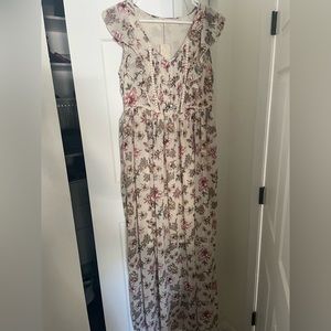 NWT FLORAL MAXI DRESS- S